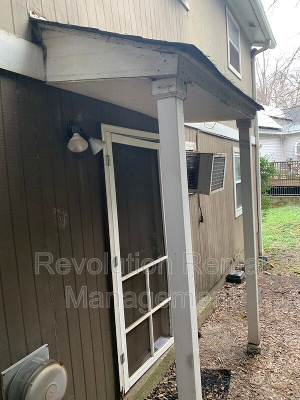 Building Photo - 138 Tye St SE