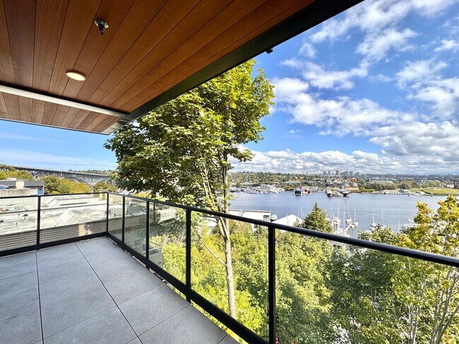 Foto del edificio - 2514 Dexter Ave N