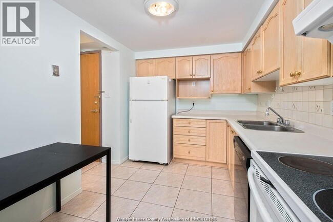 Building Photo - 401 Grand Marais Rd W