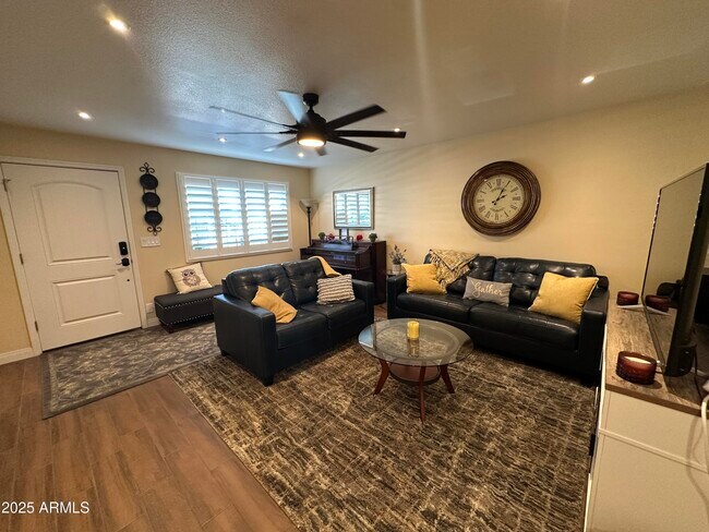 Foto del edificio - 4328 E Capri Ave