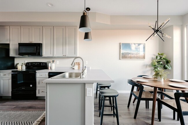 Foto del edificio - Gorgeous Townhome near Edgewater!