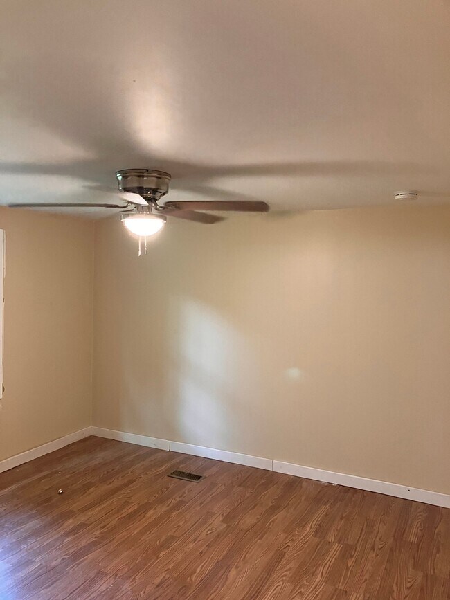 Foto del edificio - 2831 Oak Hill Cir