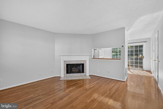 Foto del edificio - 6619 High Valley Ln