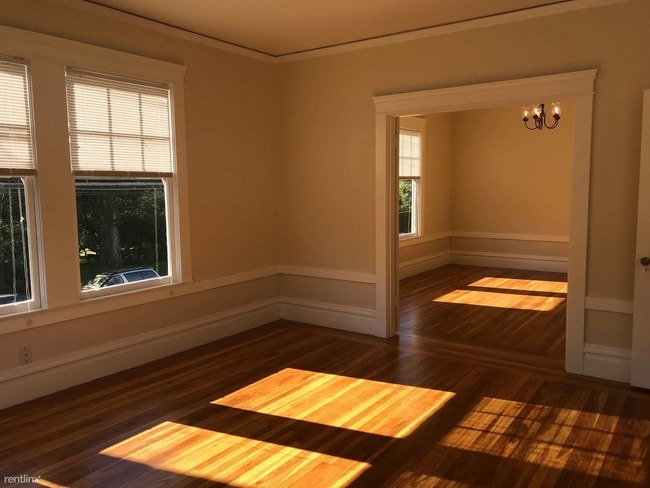 Building Photo - 793 16th Ave