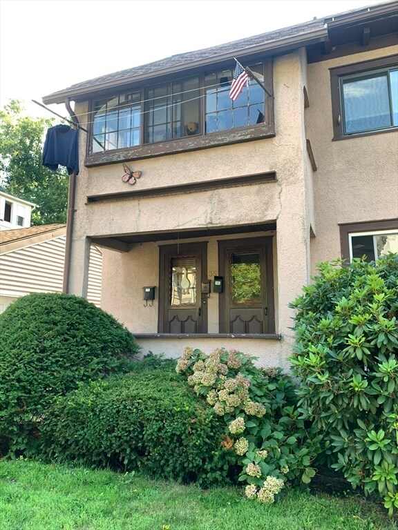 Building Photo - 35 Leete St