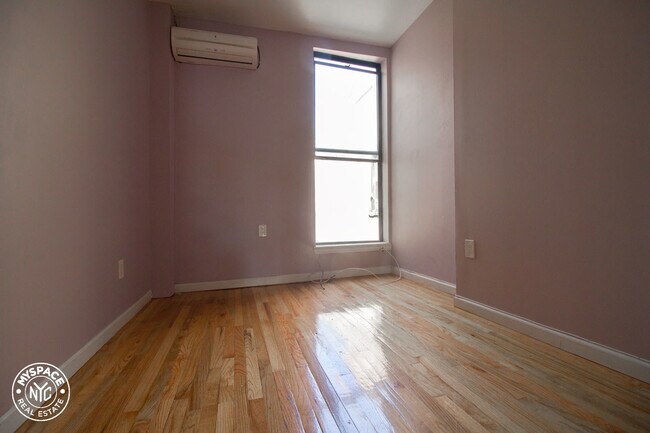 Foto del edificio - 677 Lincoln Pl