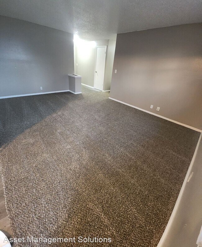 Building Photo - 5 br, 1.5 bath House - 4100 SE 45th Terr.
