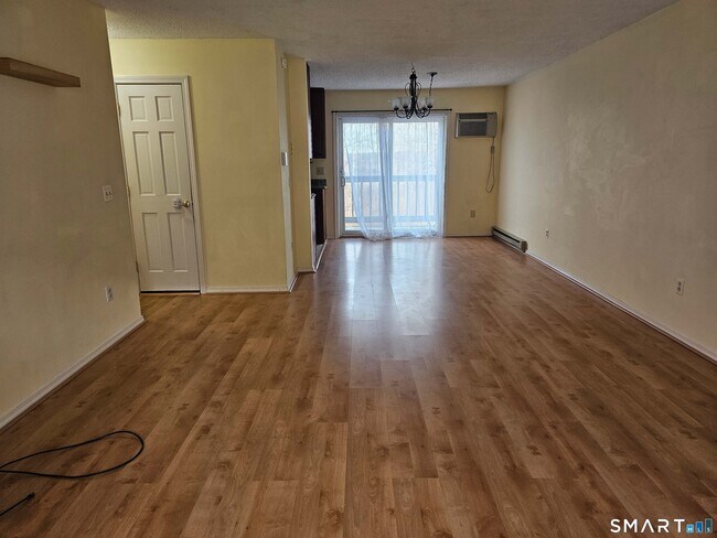 Foto del edificio - 151 Shelter Rock Rd