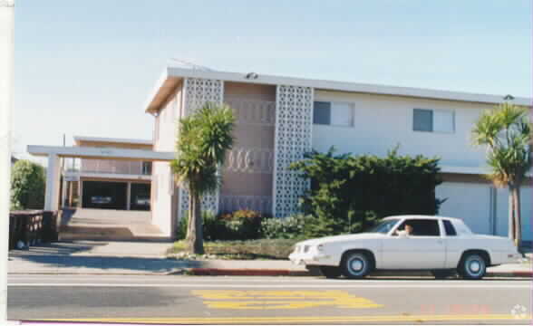 Primary Photo - 14305 Bancroft Ave