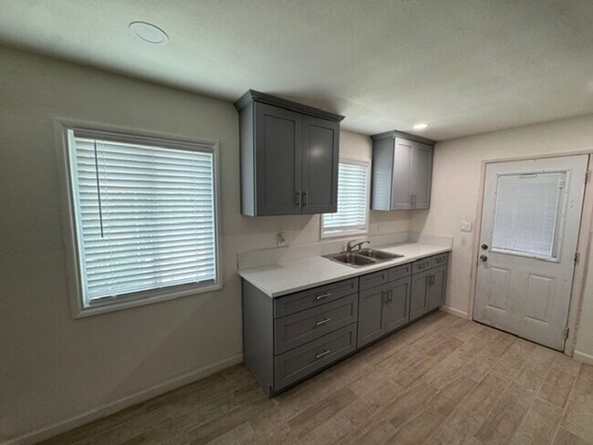 Building Photo - Single Story Cozy Home in San Jacinto