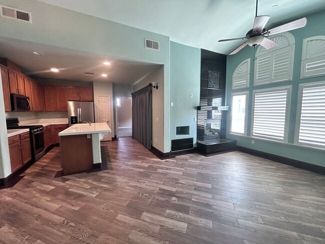 Building Photo - 201 Ferry Cir