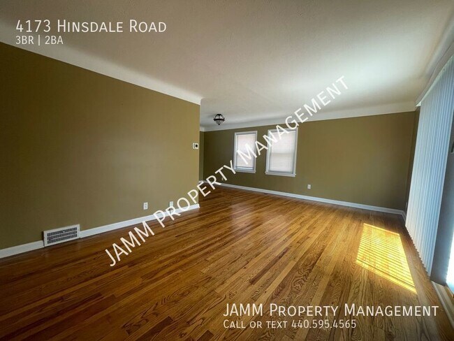 Building Photo - 3-Bedroom Single Family home in South Euclid!