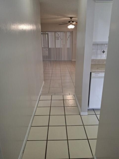 Foto del edificio - 714 Gardens Dr