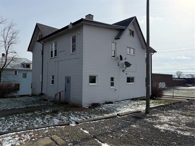 Foto del edificio - 317 12th St NE