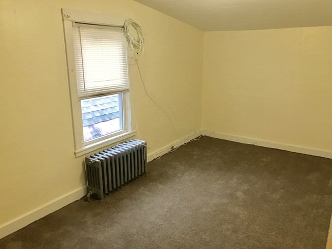 Foto del edificio - Room For Rent
