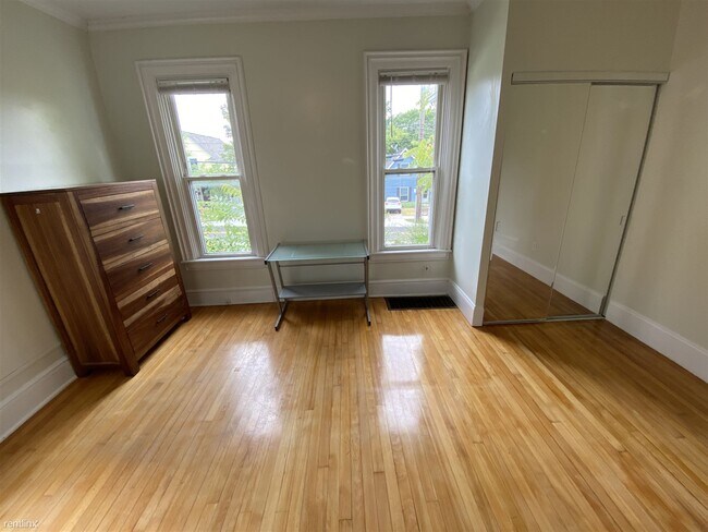 Building Photo - 4 br, 2 bath House - 214 N 1st St # 1 #1