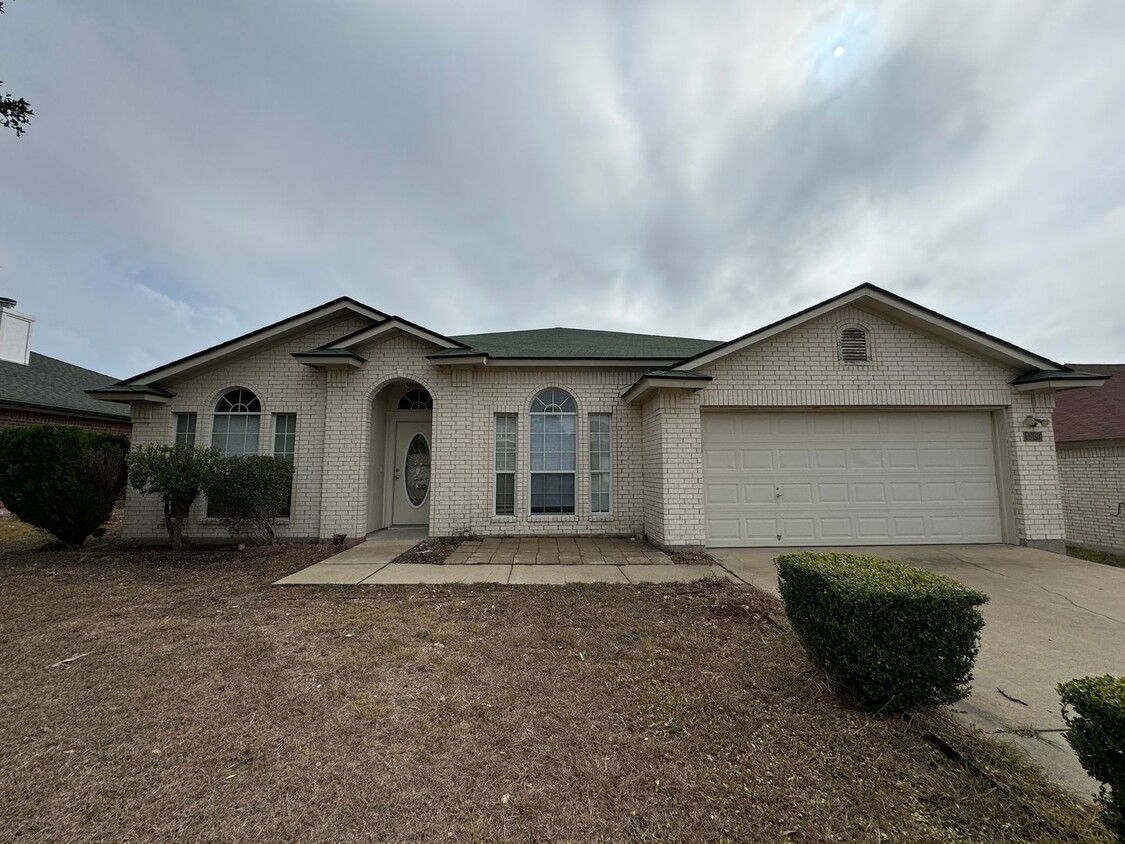 Foto principal - 4500 Twin Oaks Cir