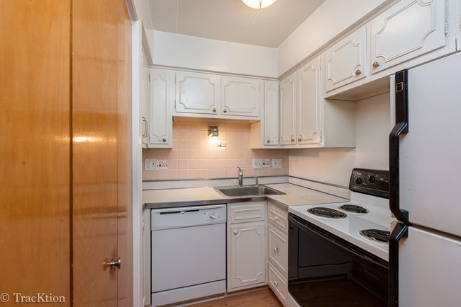 Building Photo - 414 S Scoville Ave