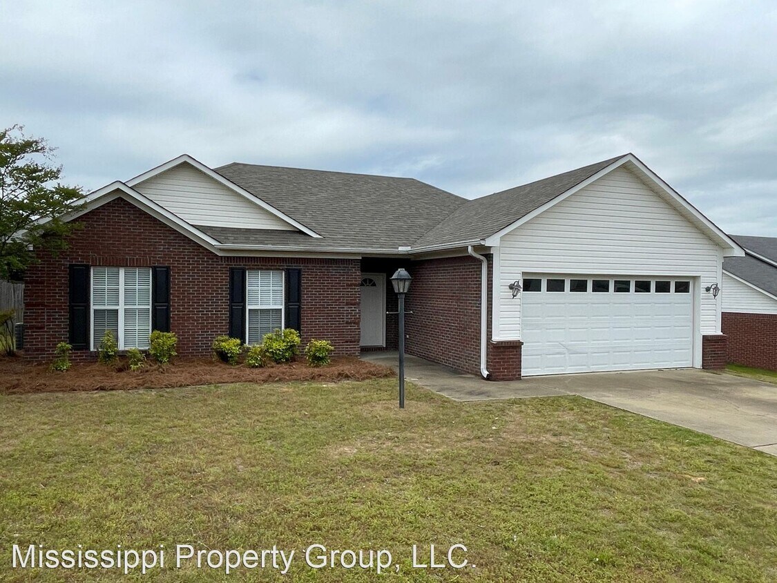 Foto principal - 3 br, 2 bath House - 213 Eagles Nest Lane