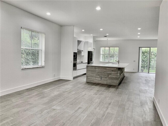 Building Photo - 776 Lavender Cir