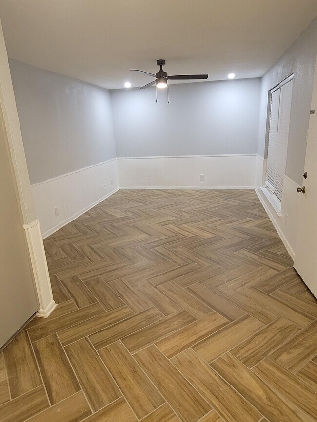 Building Photo - 425 N Gilmer St