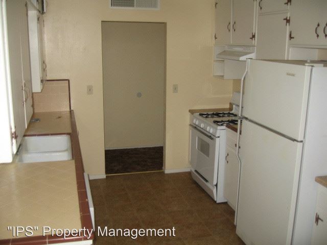 Building Photo - 48 N Goldenrod Ave