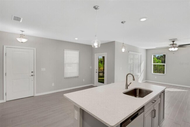 Building Photo - 5634 Tripoli Dr