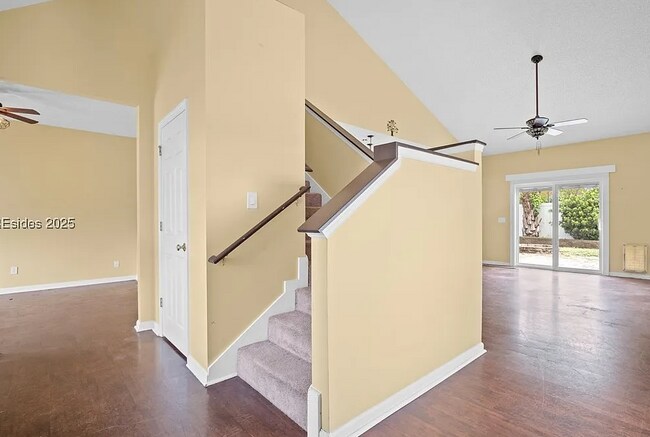 Foto del edificio - 6 Broadland Cir