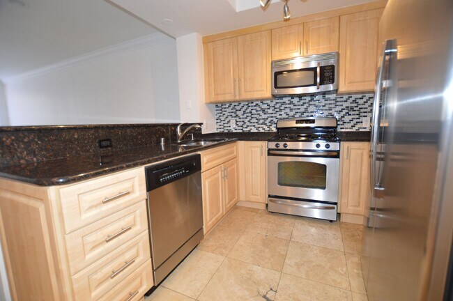 Foto del edificio - Meridian Unfurnished 1 Bed | 1 Bath Luxury Condo