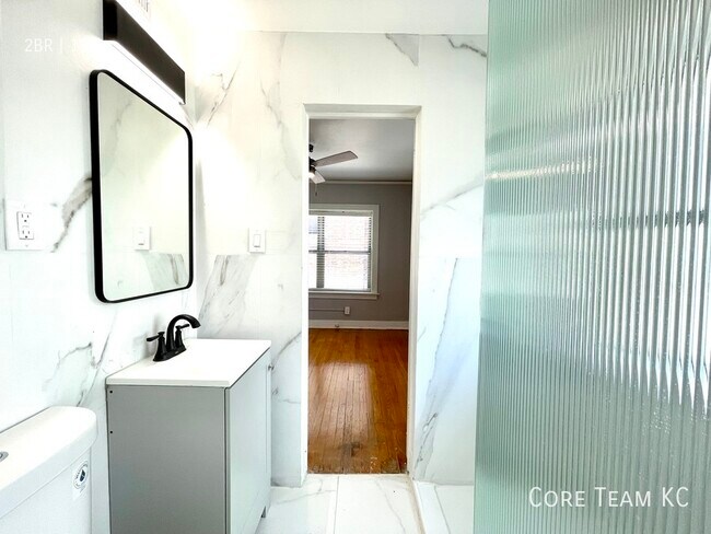 Foto del edificio - 710 W 48th St