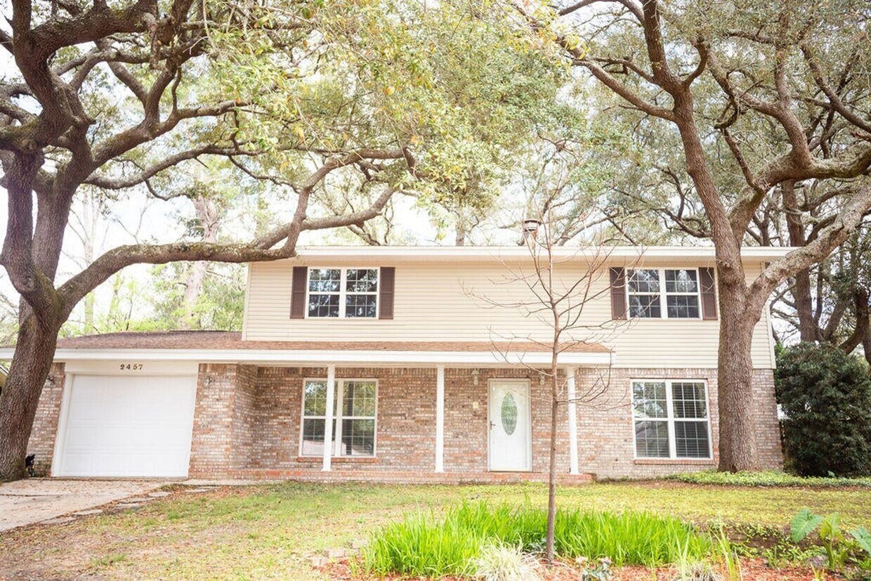 Foto principal - 2457 Duncan Dr