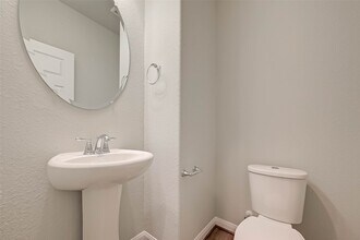 Building Photo - 1521 Beach Oak Dr