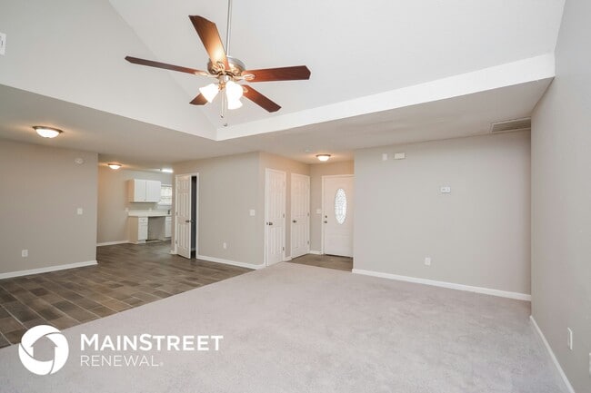 Building Photo - 722 Jockey Ln