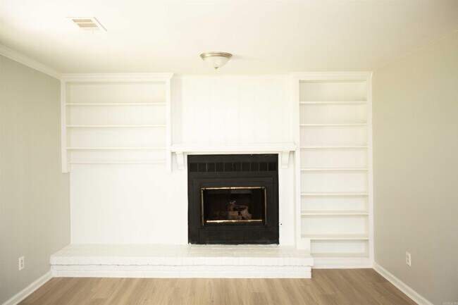 Foto del edificio - 208 Greencrest Dr