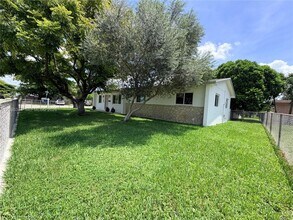 Building Photo - 5101 SW 127th Pl