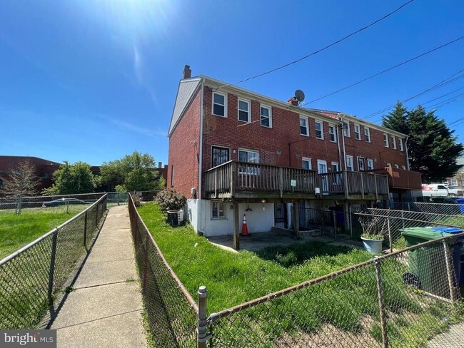Building Photo - 1006 Tunbridge Rd