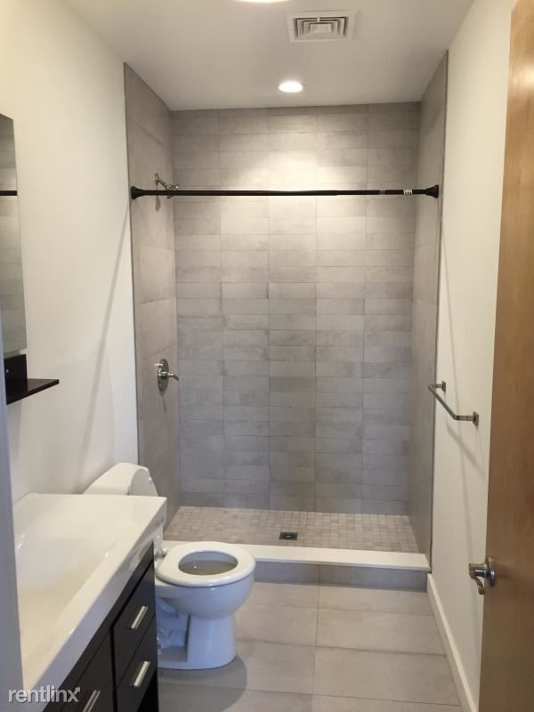 Foto del edificio - 2 br, 1 bath  - 614 Columbia Rd