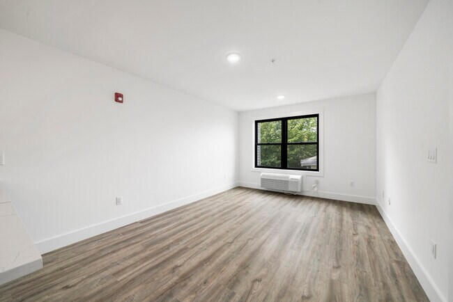 Foto del edificio - 242 Spring St