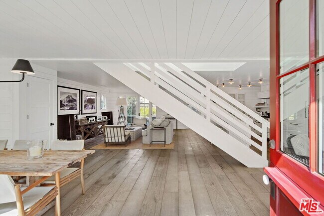 Foto del edificio - 821 Nowita Pl