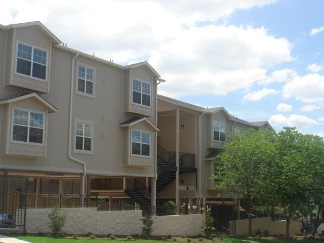 Building Photo - 2307 Leon St
