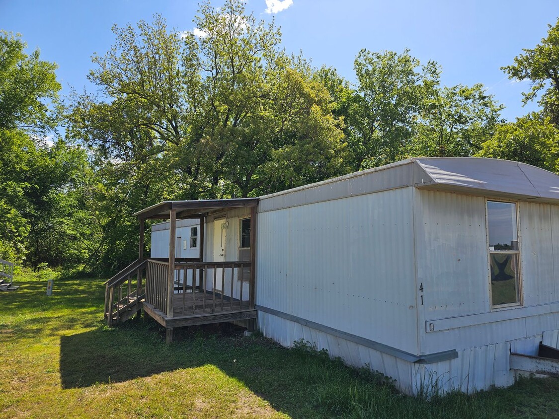 Foto principal - Freshly renovated 2 bed 1 bath Mobile Home