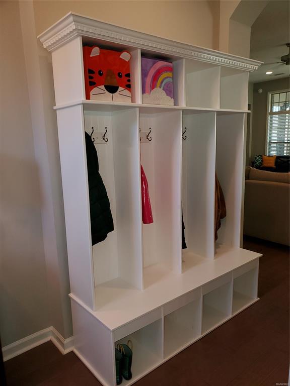 Foto del edificio - 9407 Cres Lodge Cir