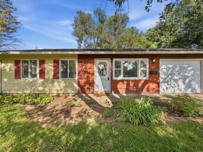 Building Photo - 836 Eastmont Dr