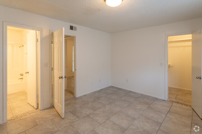 Interior Photo - Sonterra Apartments