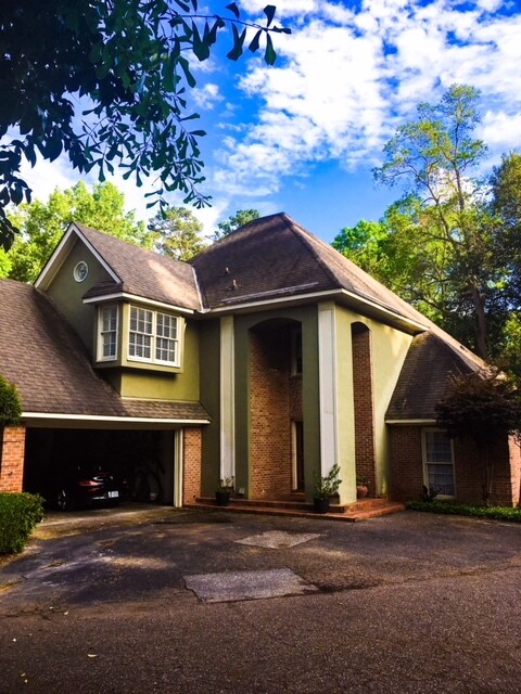Primary Photo - 1466 Woodley Rd