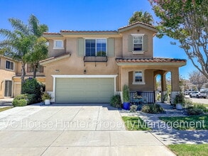 Building Photo - 708 Entrada Dr