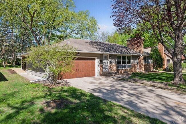 Building Photo - 6416 Wilryan Ave