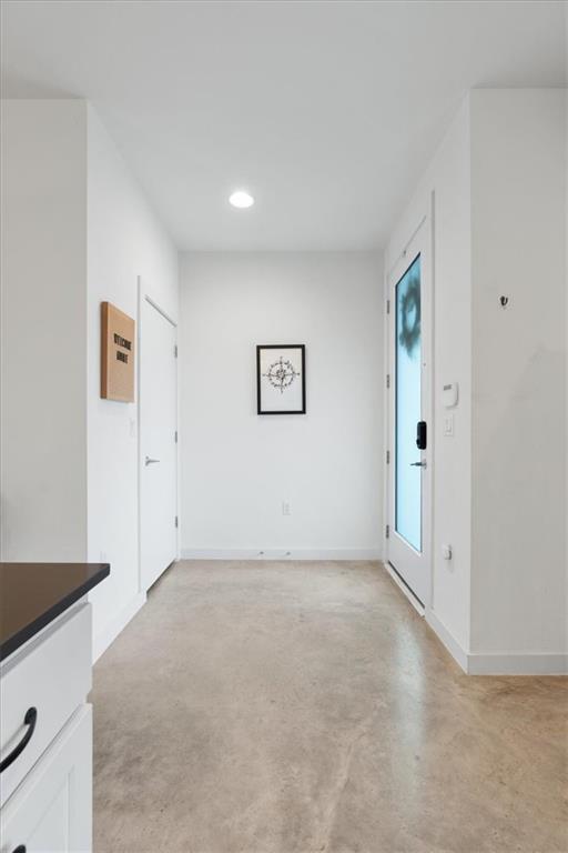 Building Photo - 801 N Bluff Dr