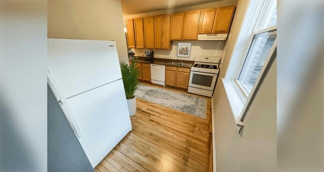 Foto del edificio - 724 W Barry Ave