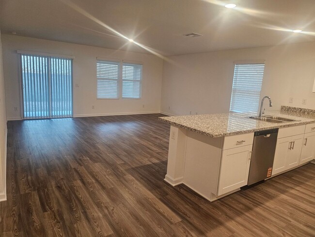 Building Photo - 1724 Diablo Dr